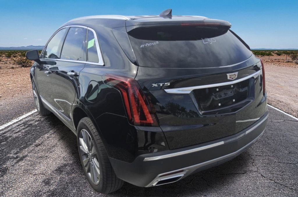 Used 2025 Cadillac XT5 Premium Luxury image 3