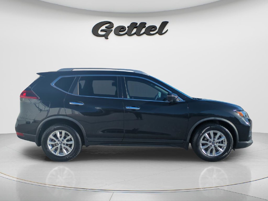 Certified 2018 Nissan Rogue SV w/ Premium Package FWD image 4
