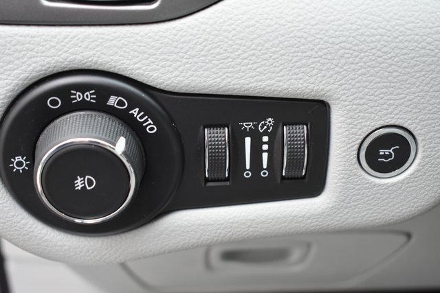 Used 2019 Jeep Cherokee Limited image 17