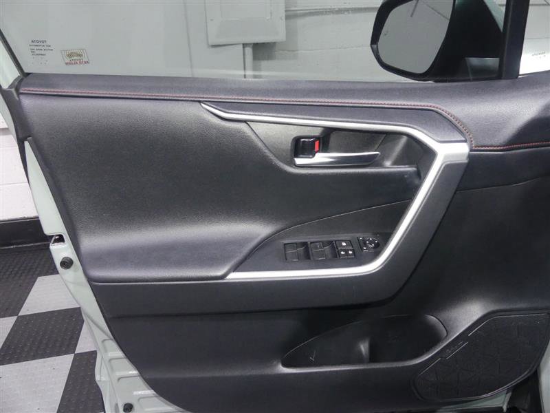 Used 2020 Toyota RAV4 Adventure AWD/4WD image 16