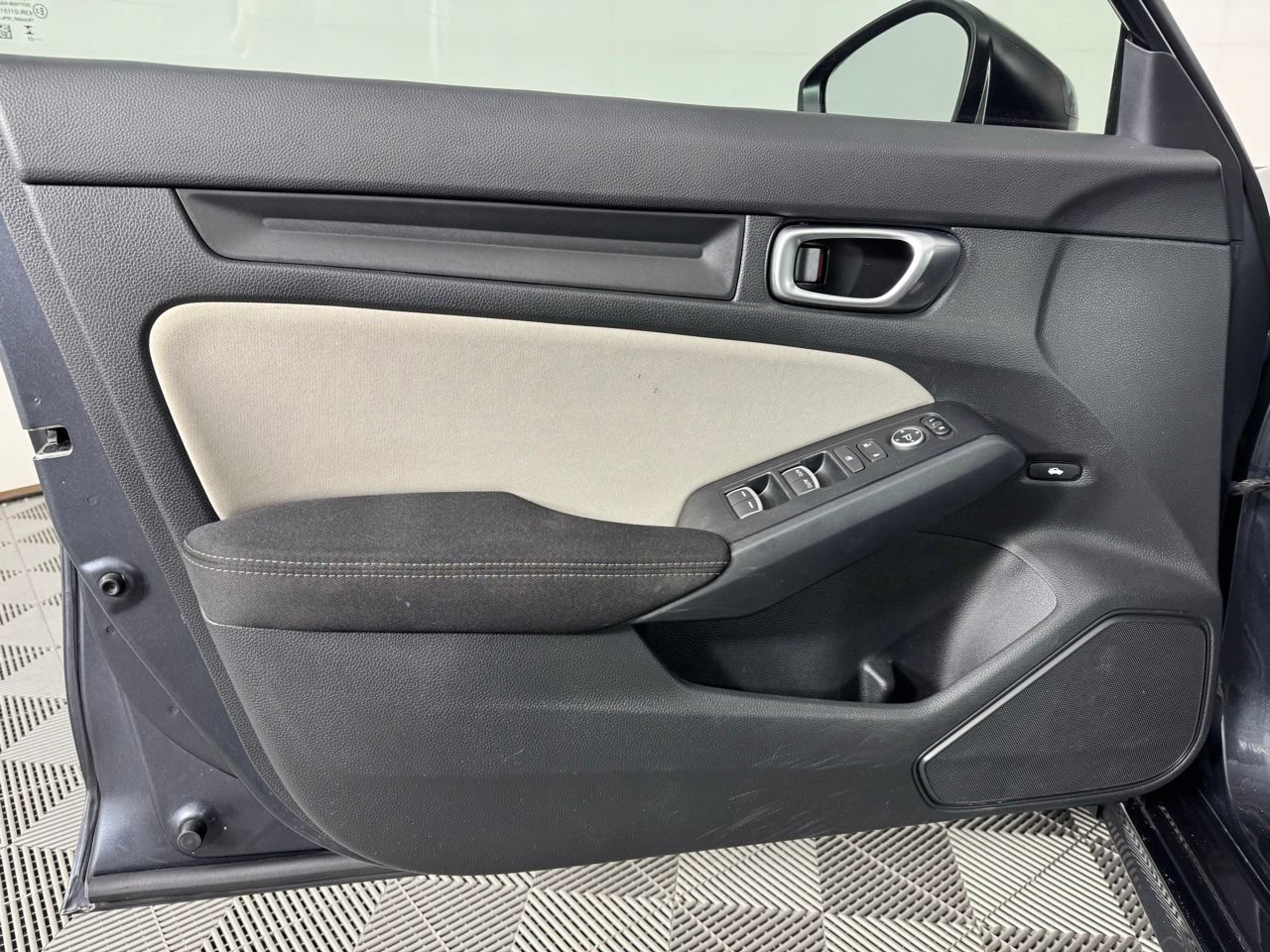Used 2023 Honda Civic LX image 9