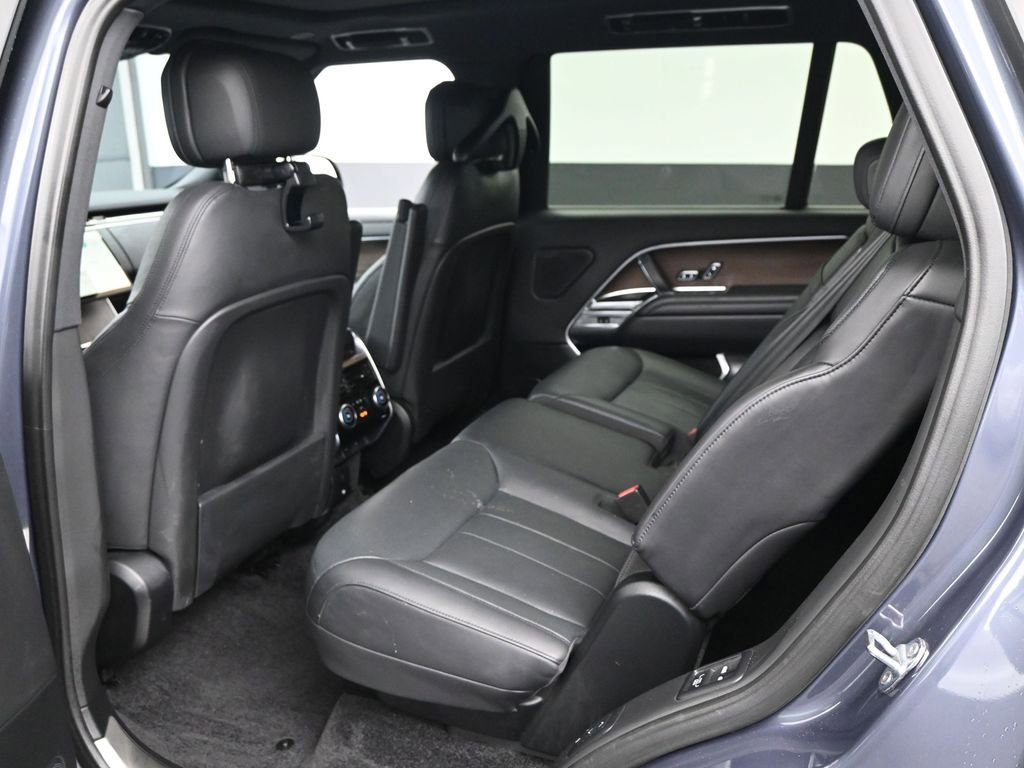 Used 2024 Land Rover Range Rover Long Wheelbase SE image 6