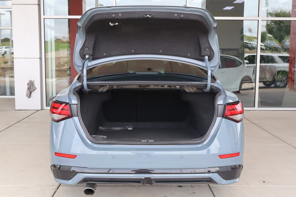 Used 2025 Nissan Sentra SR FWD image 8