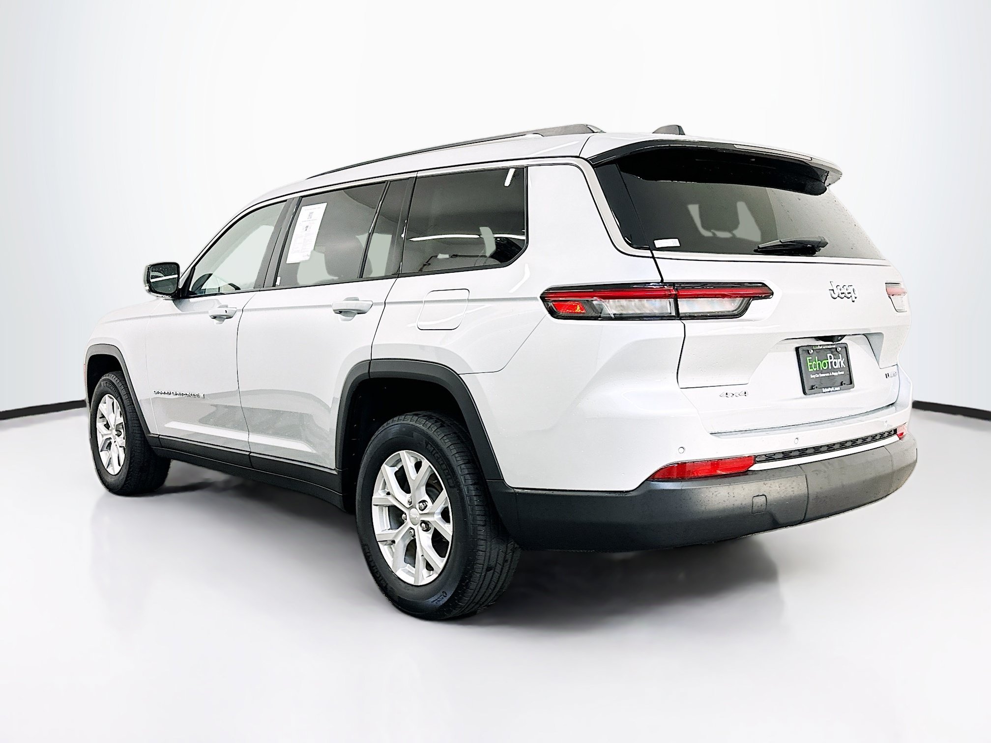 Used 2023 Jeep Grand Cherokee L Limited AWD/4WD image 5
