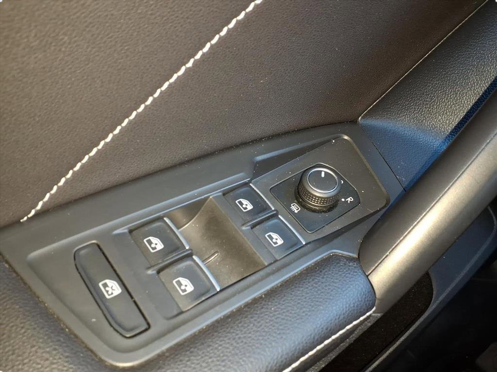 Used 2023 Volkswagen Tiguan SE image 26