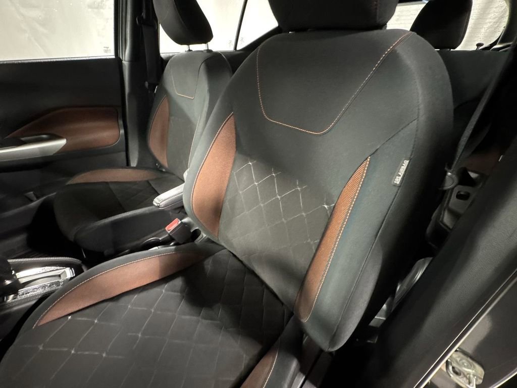 Used 2020 Nissan Kicks SR image 18