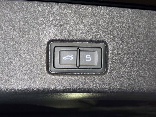 Used 2023 Audi Q4 e-tron Prestige w/ 20" Wheel Package image 18