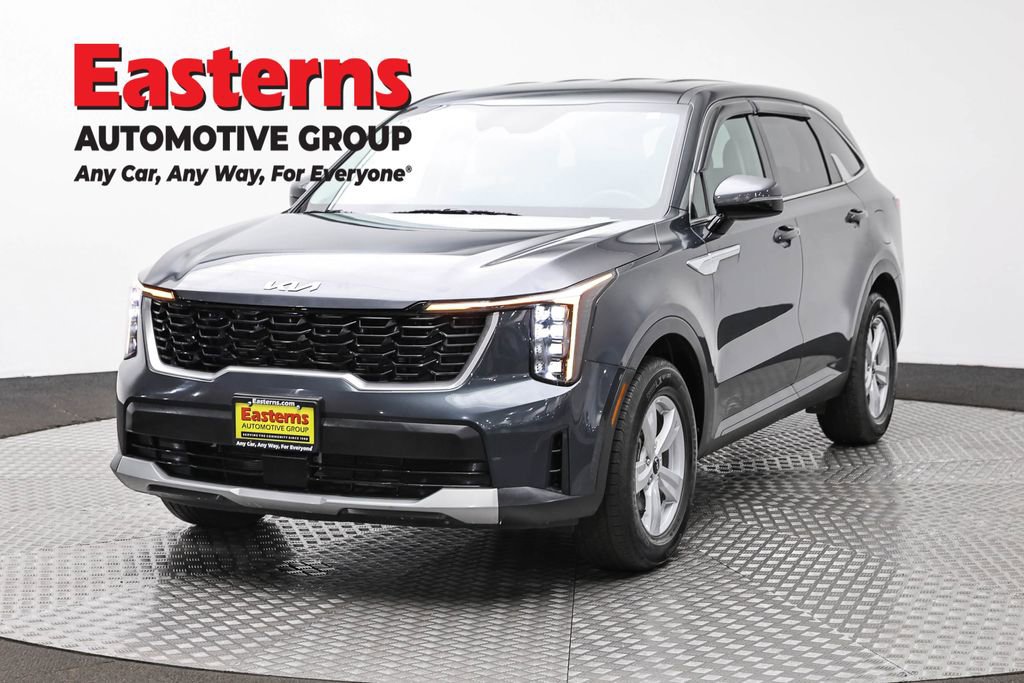 Used 2024 Kia Sorento LX FWD image 1