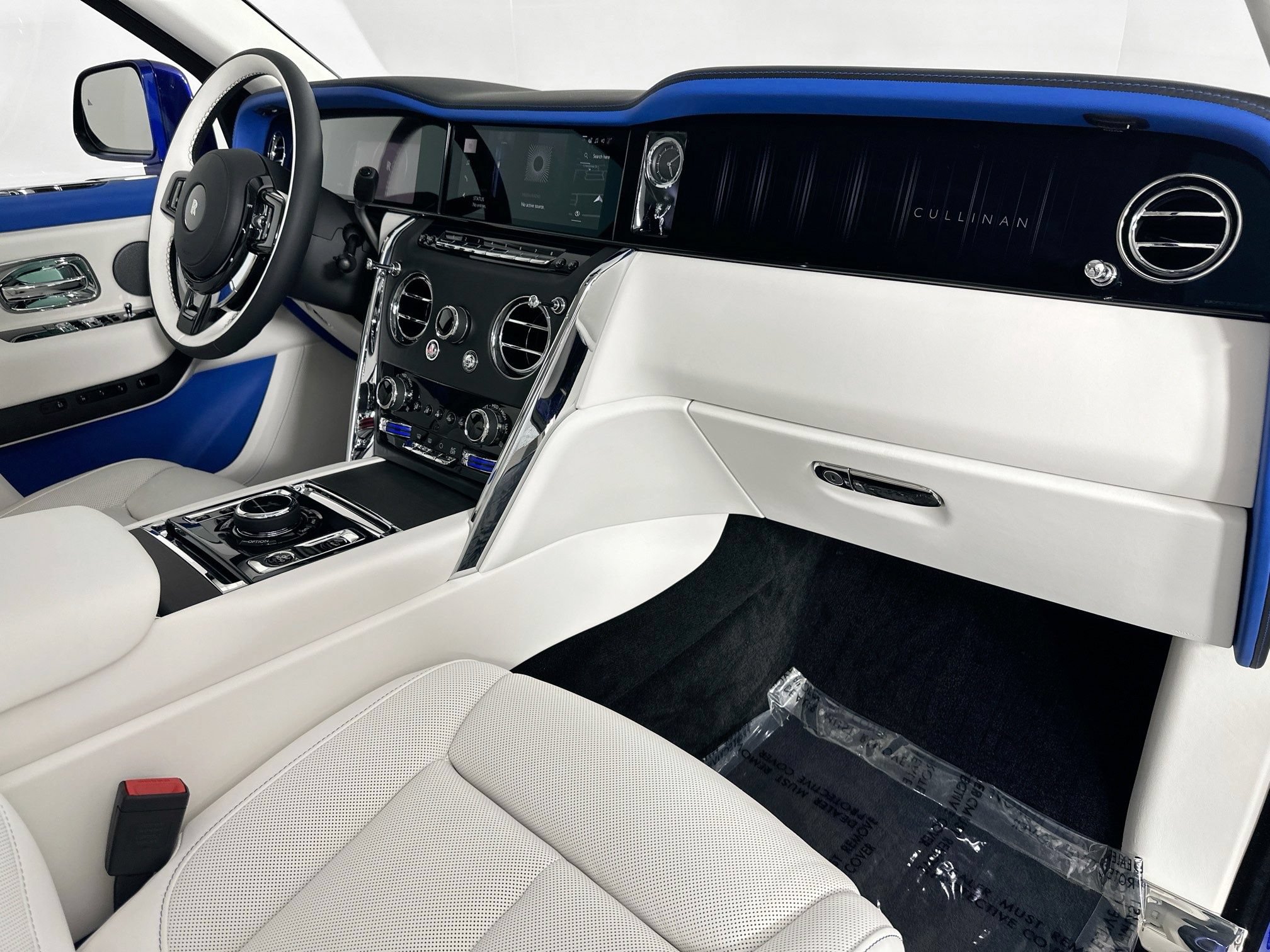 New 2026 Rolls-Royce Cullinan AWD/4WD image 26