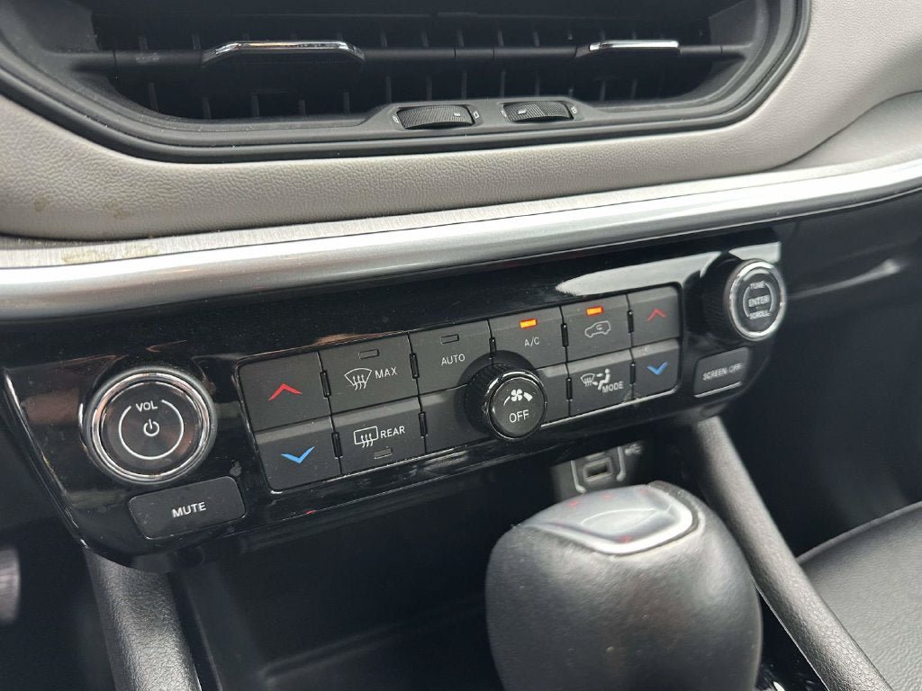 Used 2025 Jeep Compass Limited AWD/4WD image 25
