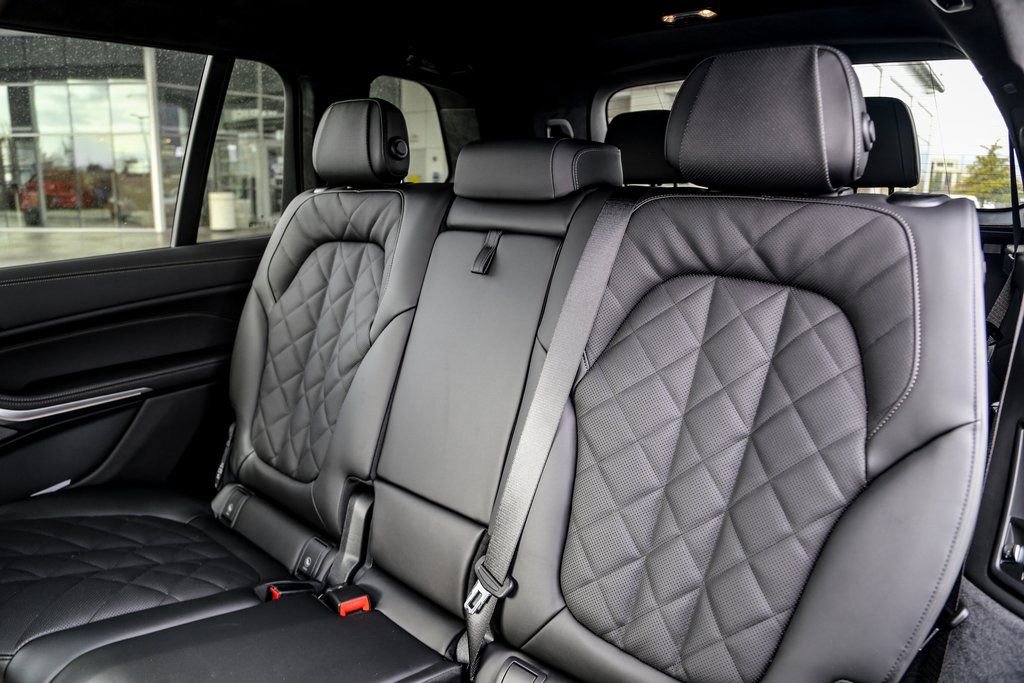 New 2026 BMW X7 xDrive40i image 25