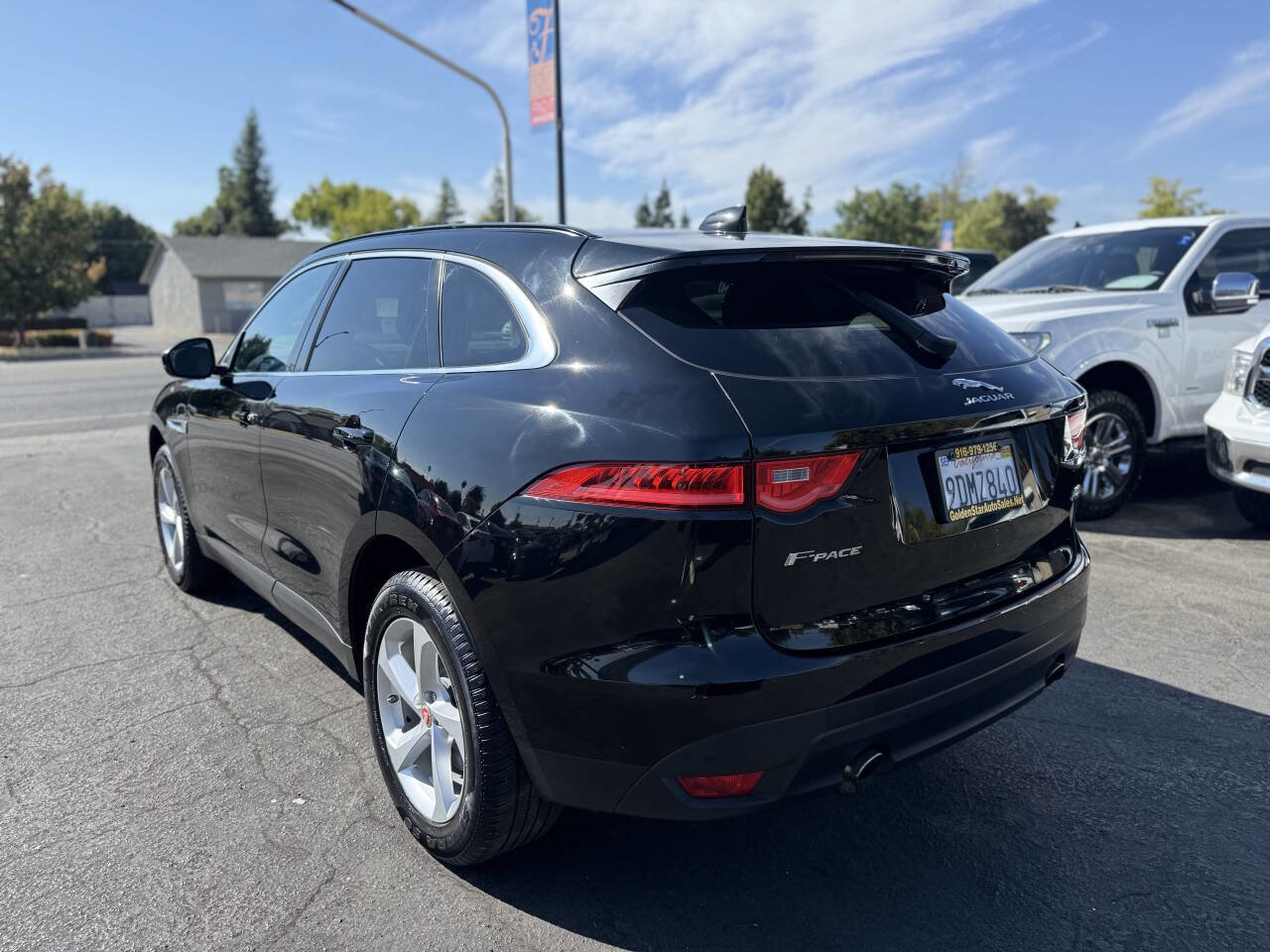 Used 2019 Jaguar F-PACE Premium image 4