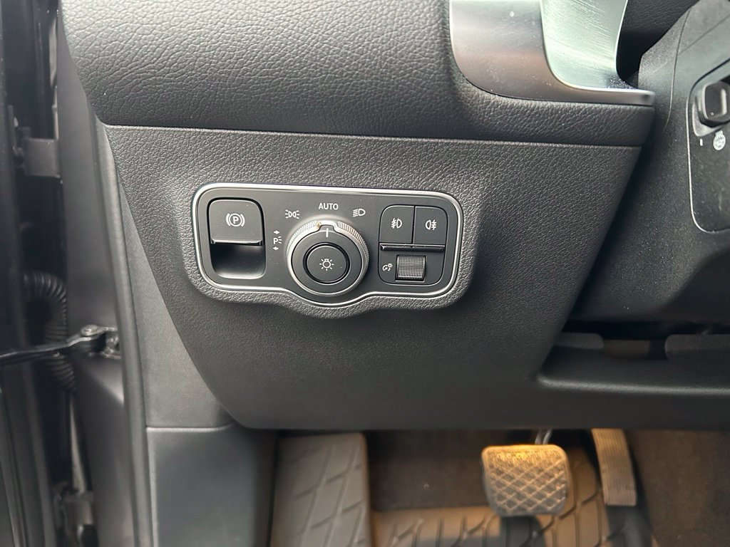 Used 2026 Mercedes-Benz GLB 250 4MATIC image 24