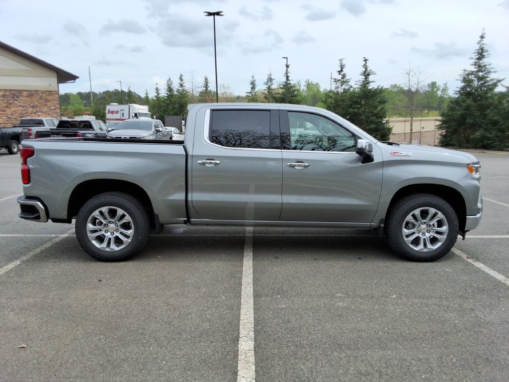 New 2026 Chevrolet Silverado 1500 LTZ w/ LTZ Premium Package AWD/4WD image 4