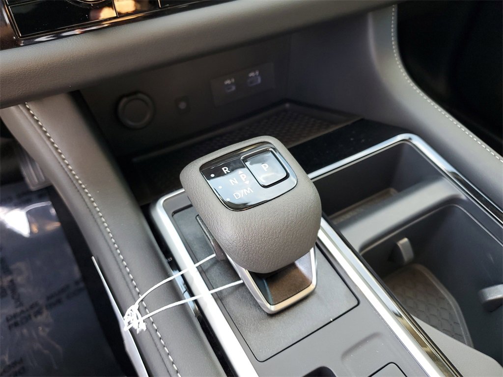 New 2025 Nissan Pathfinder SL image 16