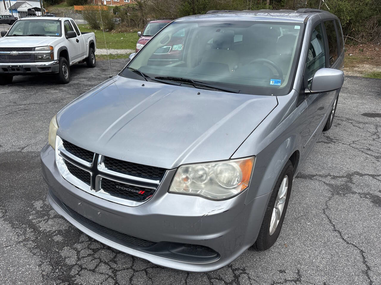 Used 2014 Dodge Grand Caravan SXT image 2