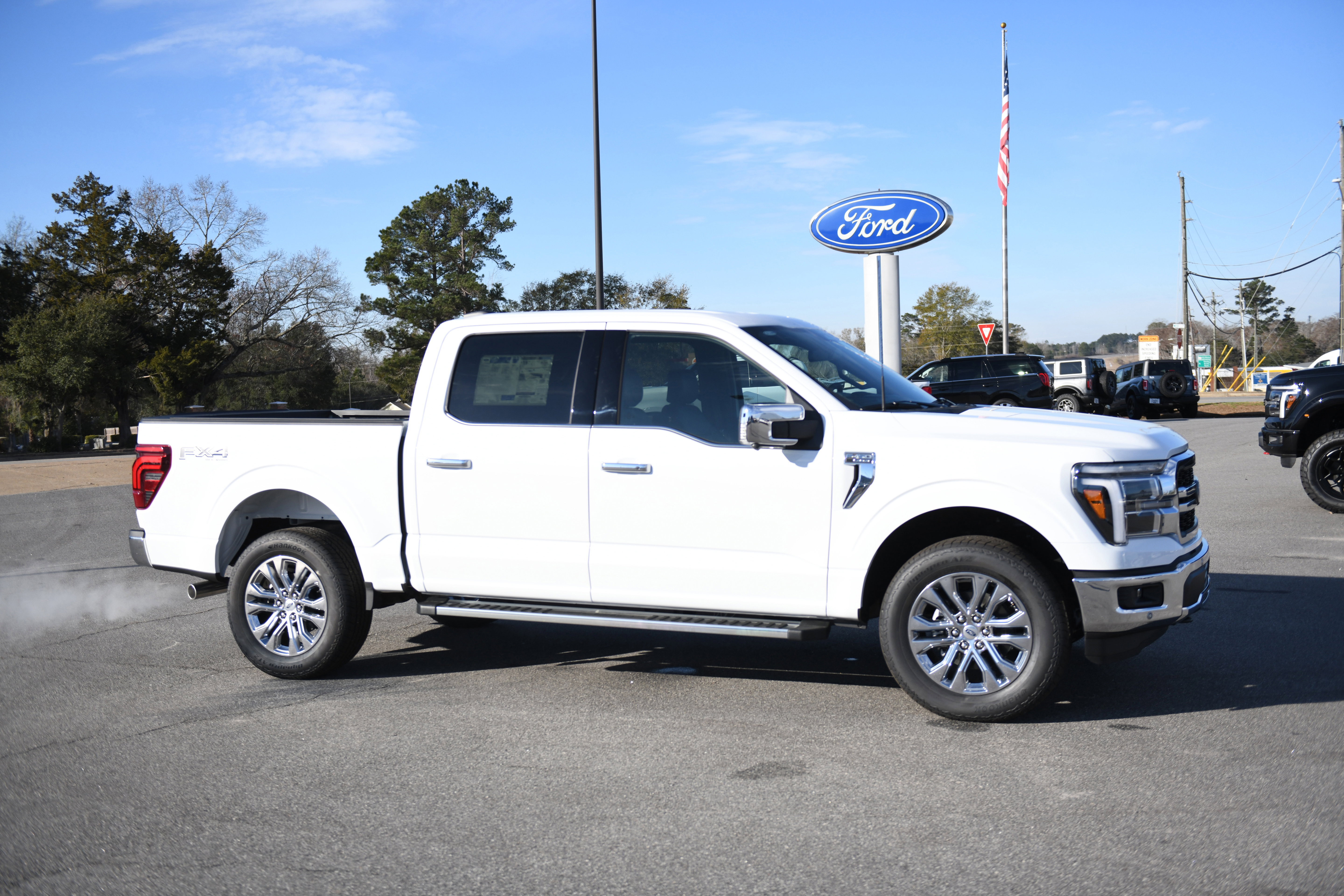 New 2026 Ford F150 Lariat w/ Equipment Group 501A Mid