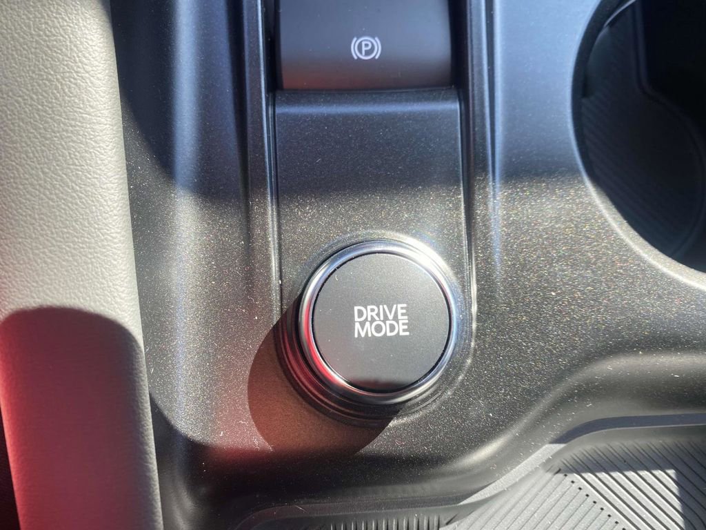 New 2025 Ford Explorer Active image 28