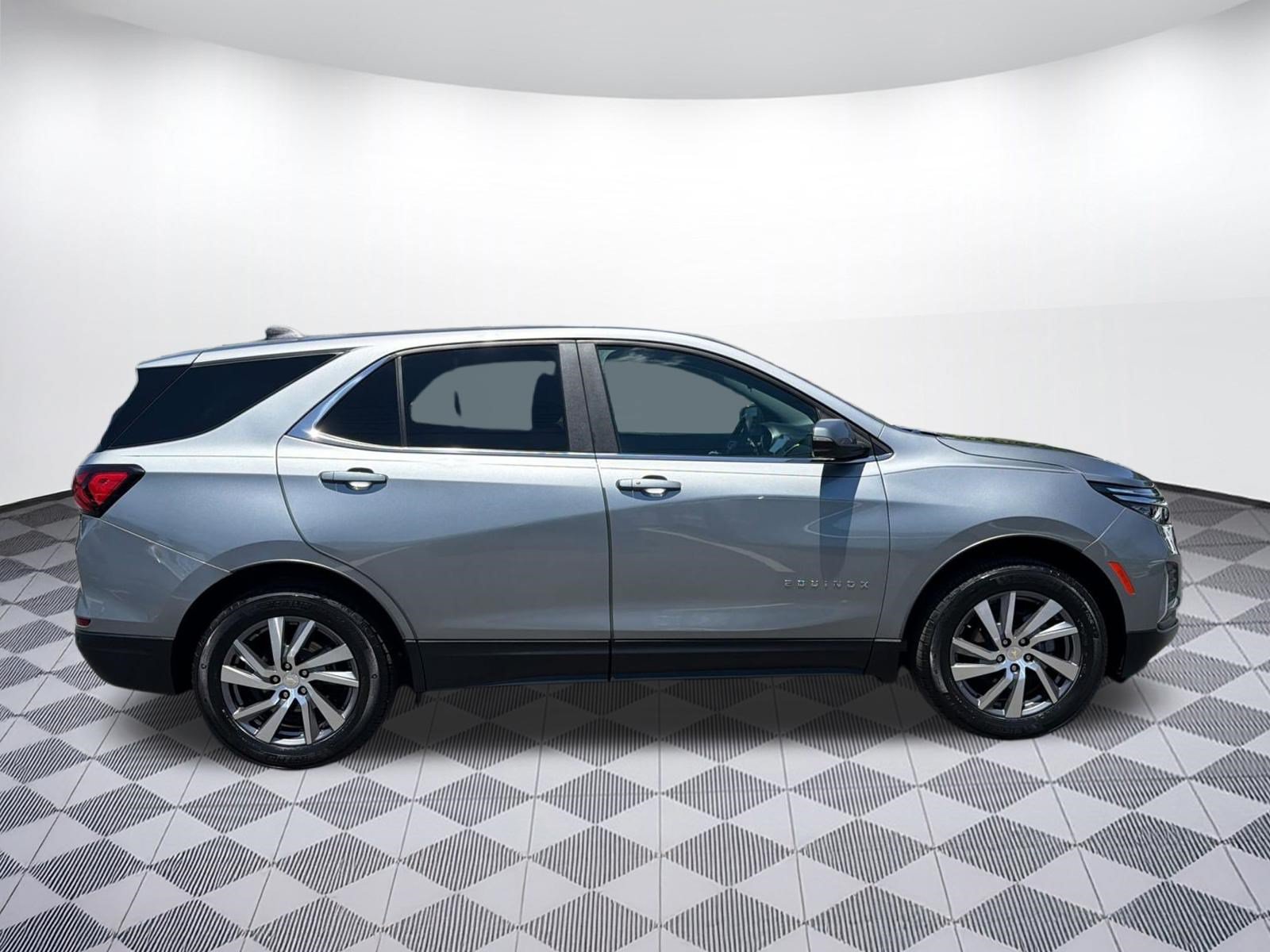 Used 2023 Chevrolet Equinox LT AWD/4WD image 8