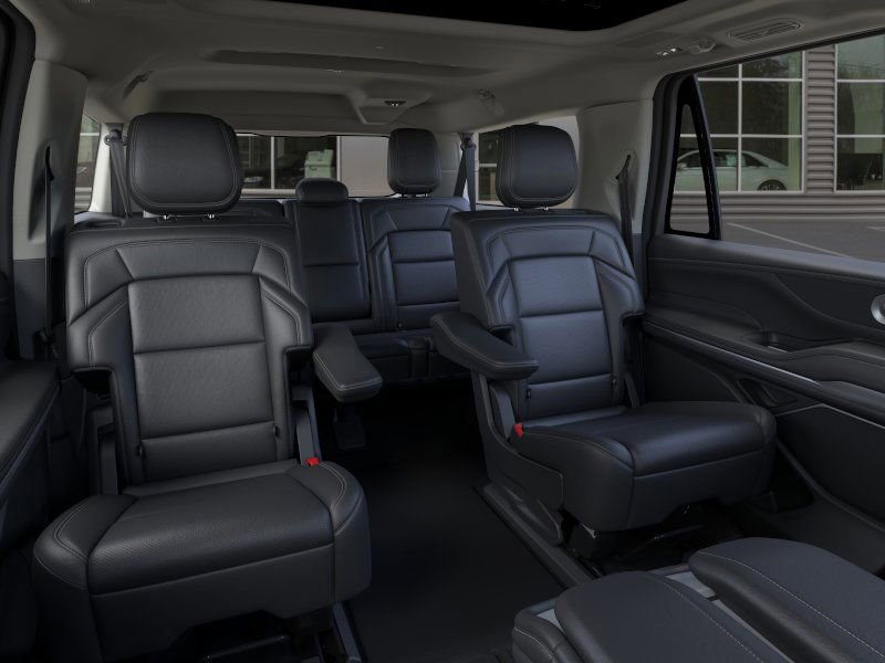 New 2025 Lincoln Navigator L Reserve image 11