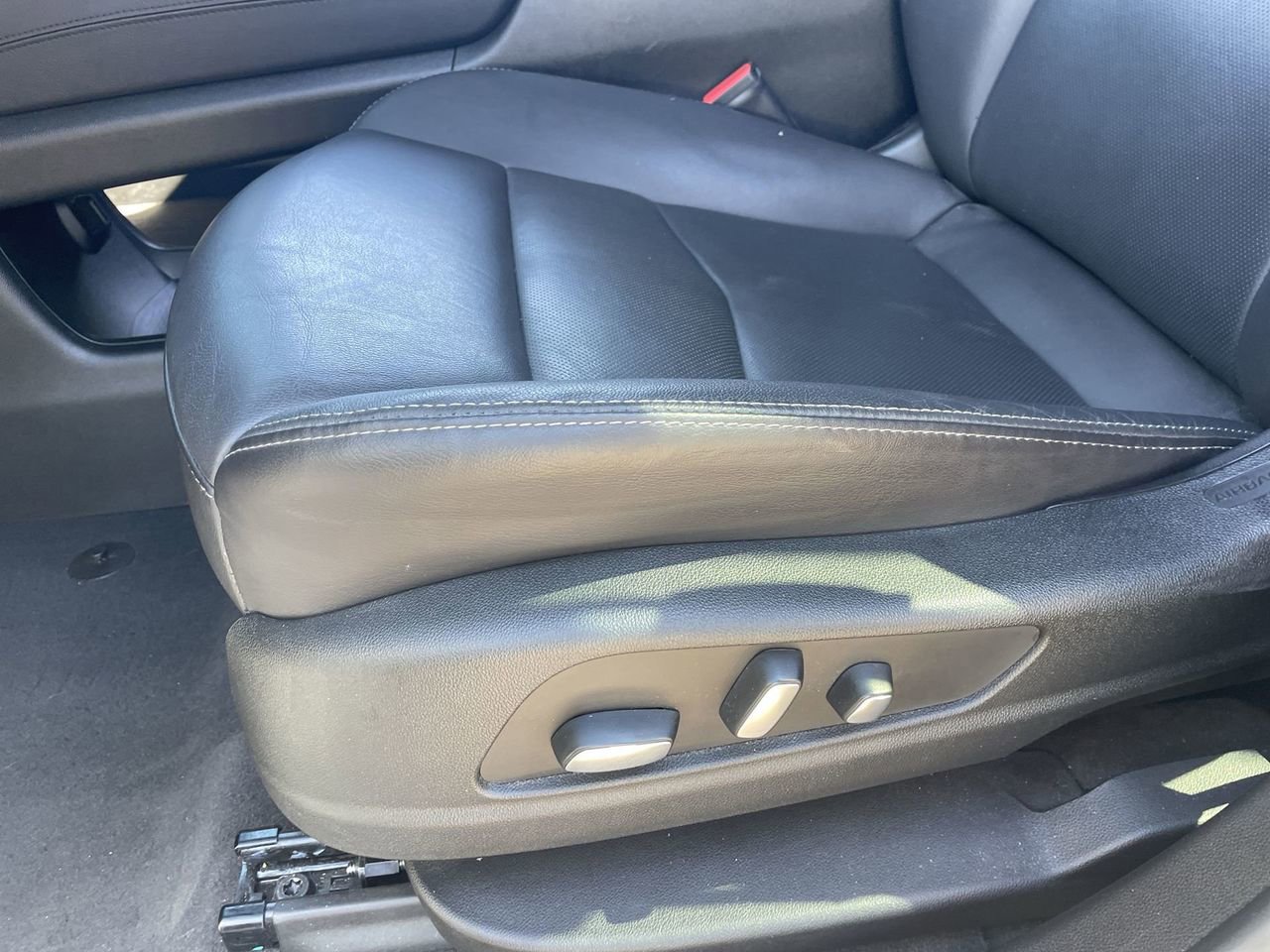 Used 2025 Cadillac XT5 Premium Luxury image 19