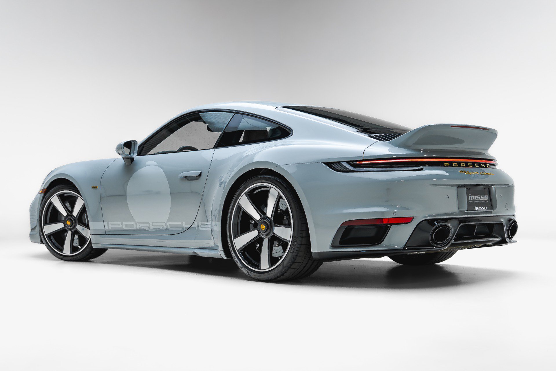 Used 2023 Porsche 911 Sport Classic RWD image 32