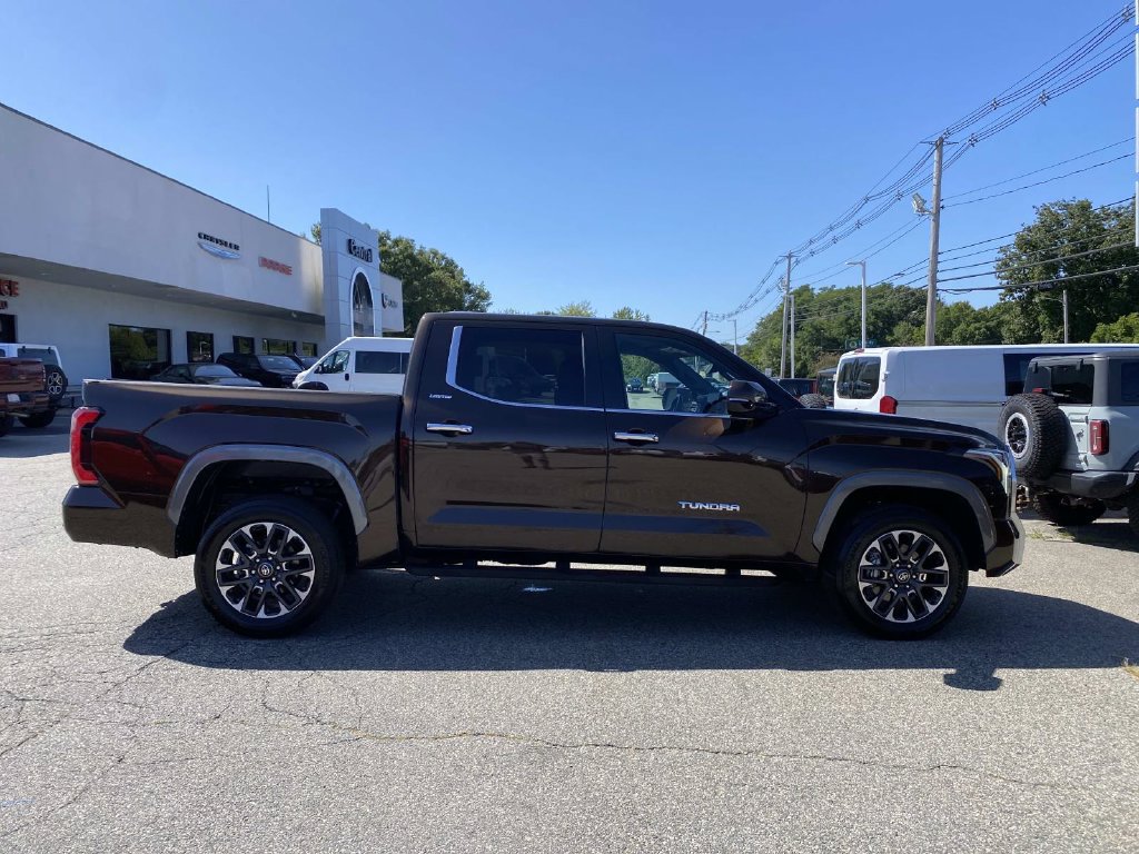 Used 2025 Toyota Tundra Limited AWD/4WD image 2