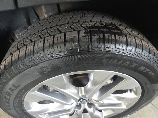 Used 2023 Toyota RAV4 XLE Premium AWD/4WD image 8