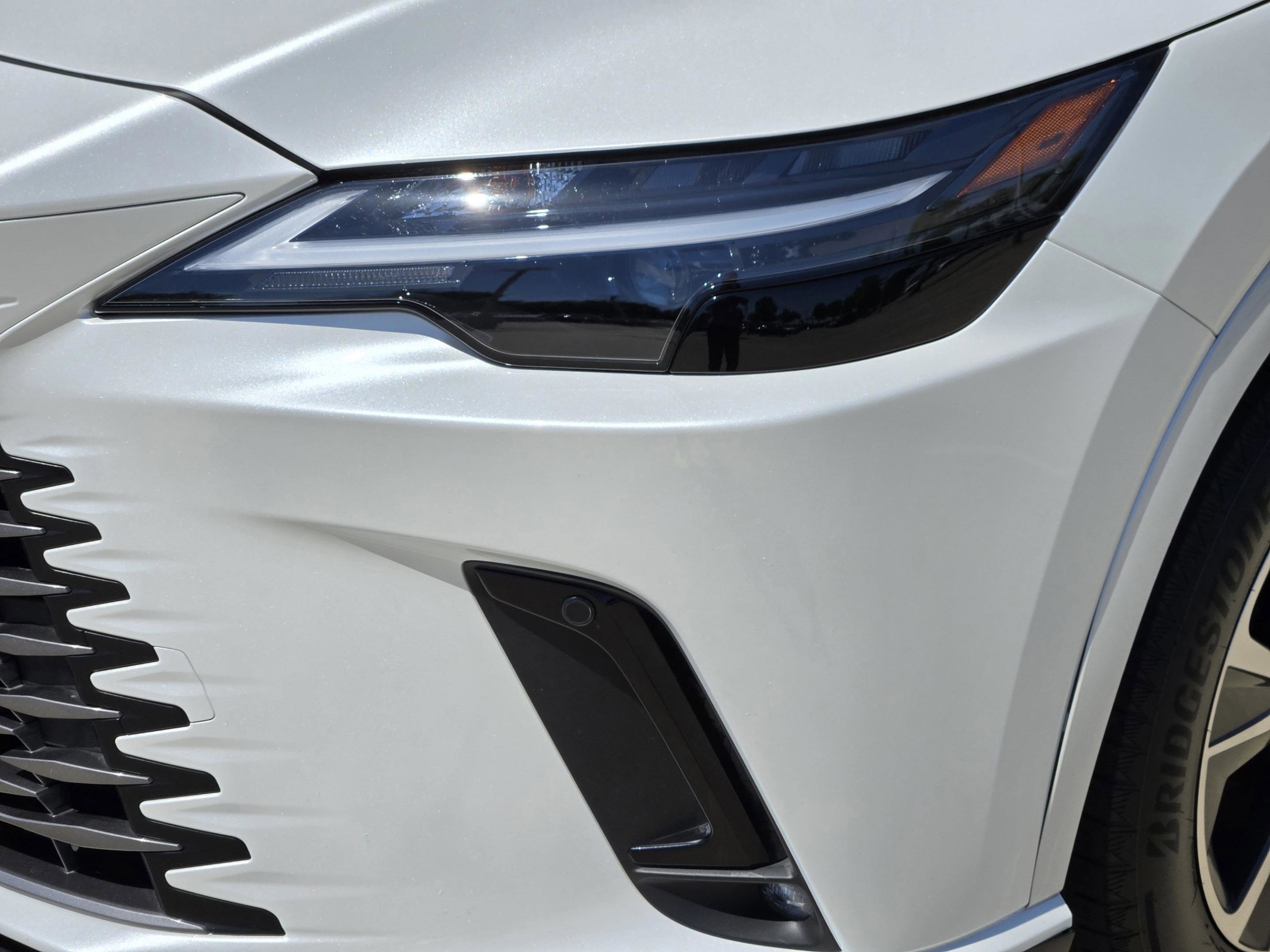 Used 2025 Lexus RX 350 Premium w/ Accessory Package (Z1) FWD image 36