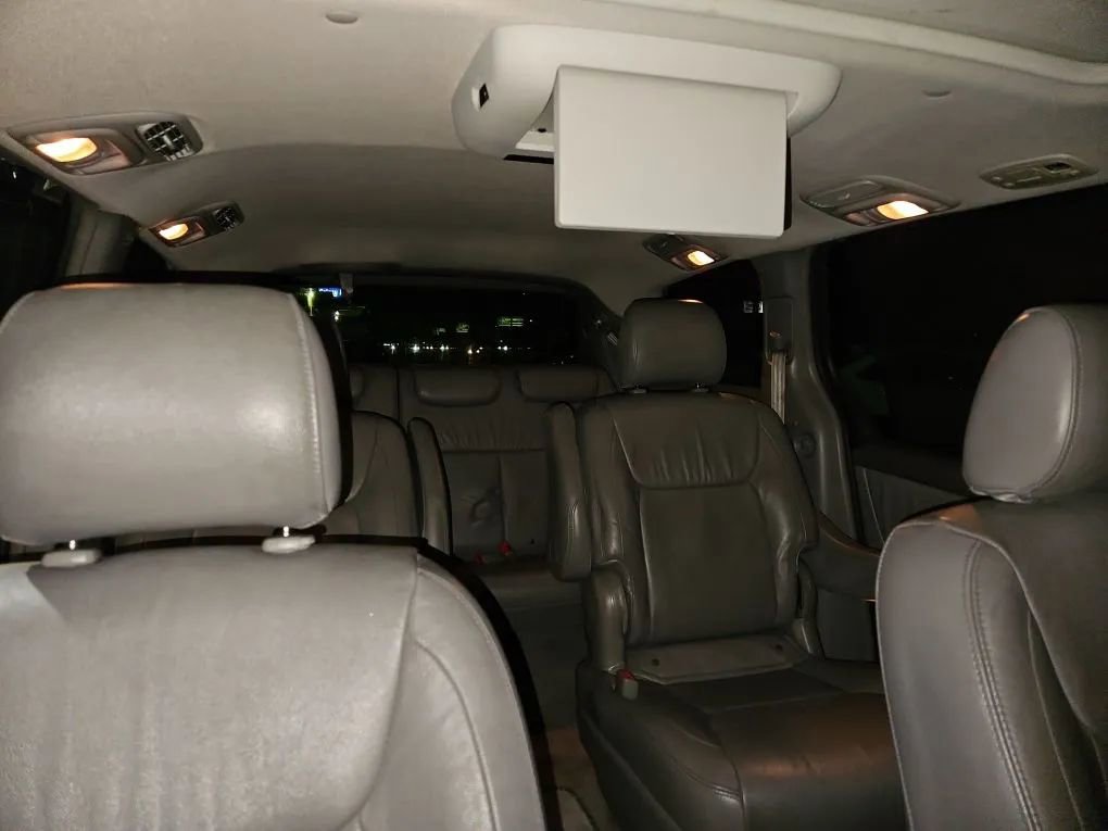 Used 2008 Toyota Sienna XLE Limited image 29