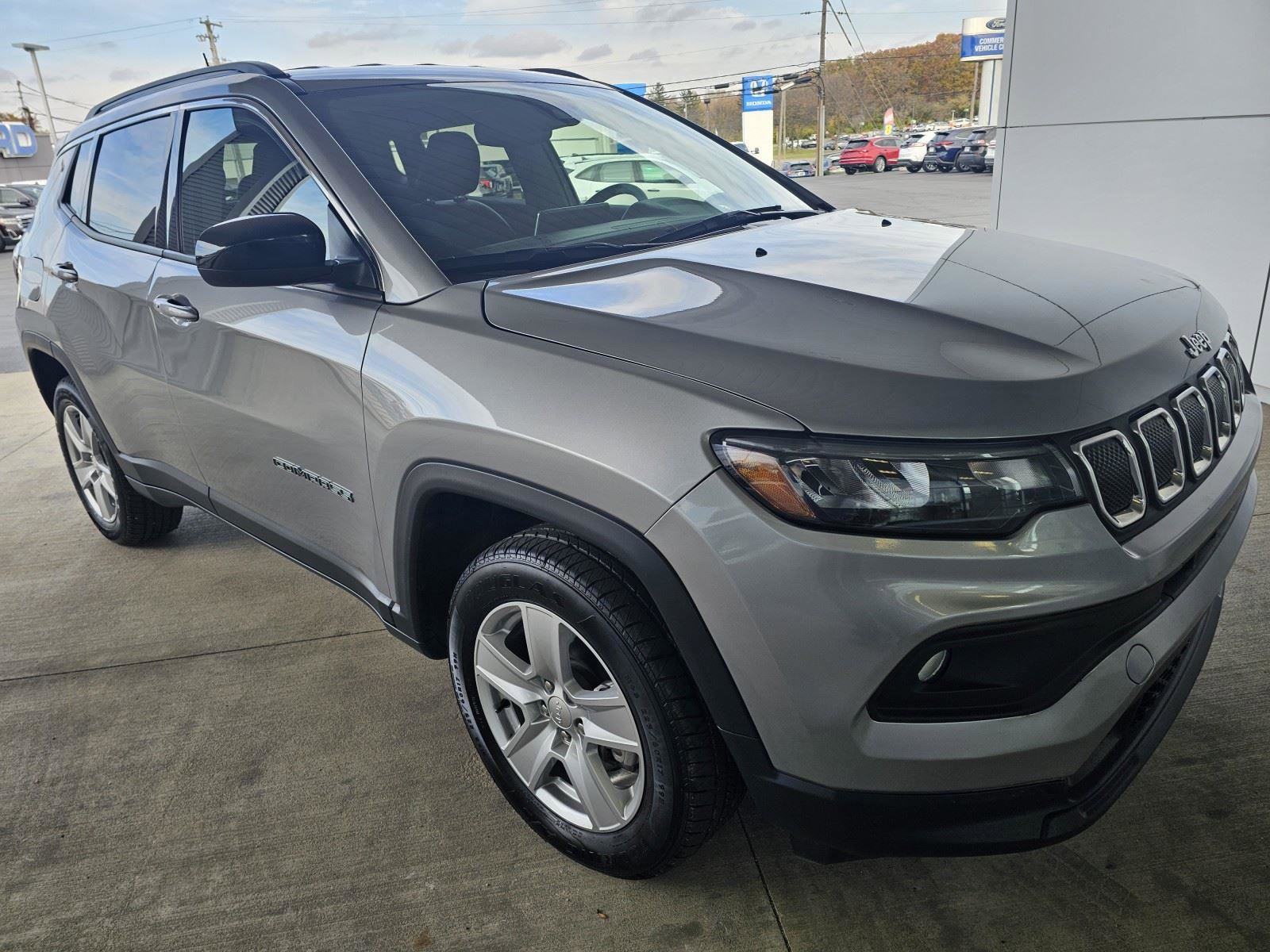 Used 2022 Jeep Compass Latitude image 7