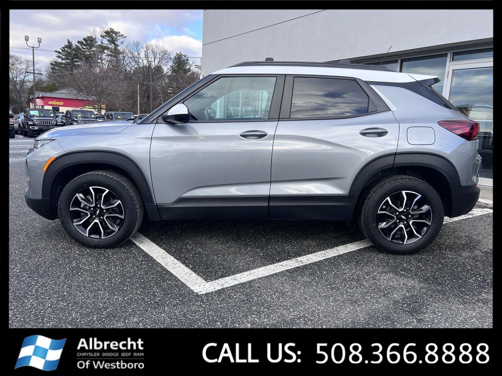 Used 2023 Chevrolet TrailBlazer ACTIV image 2