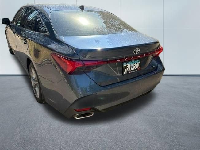 Used 2019 Toyota Avalon XLE w/ Moonroof Package FWD image 5