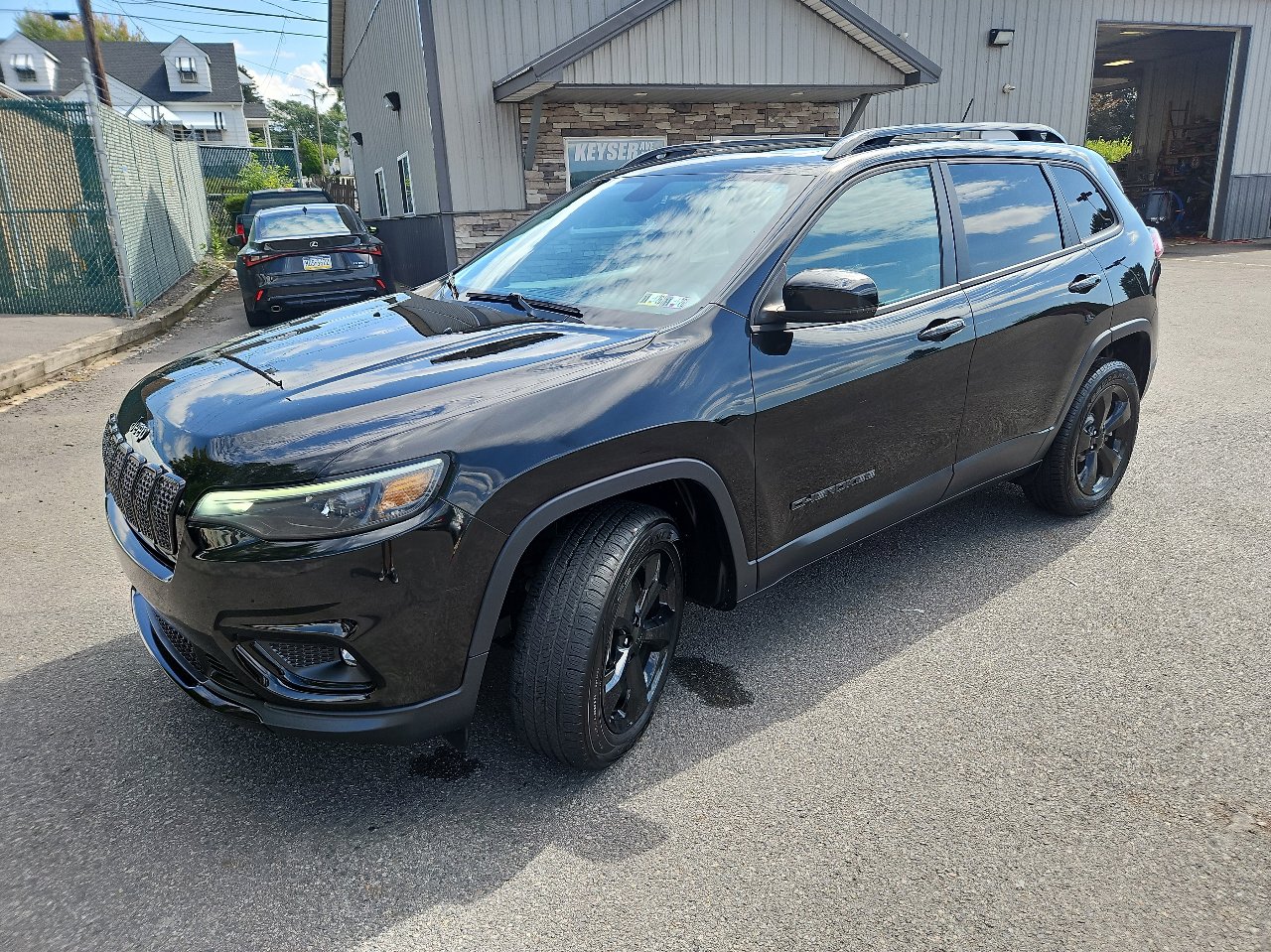 Used 2020 Jeep Cherokee Latitude Plus image 9