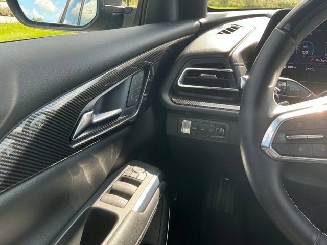 Used 2025 Chevrolet Traverse High Country w/ LPO, Floor Liner Package AWD/4WD image 24