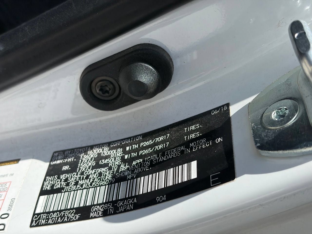 Used 2018 Toyota 4Runner SR5 AWD/4WD image 14