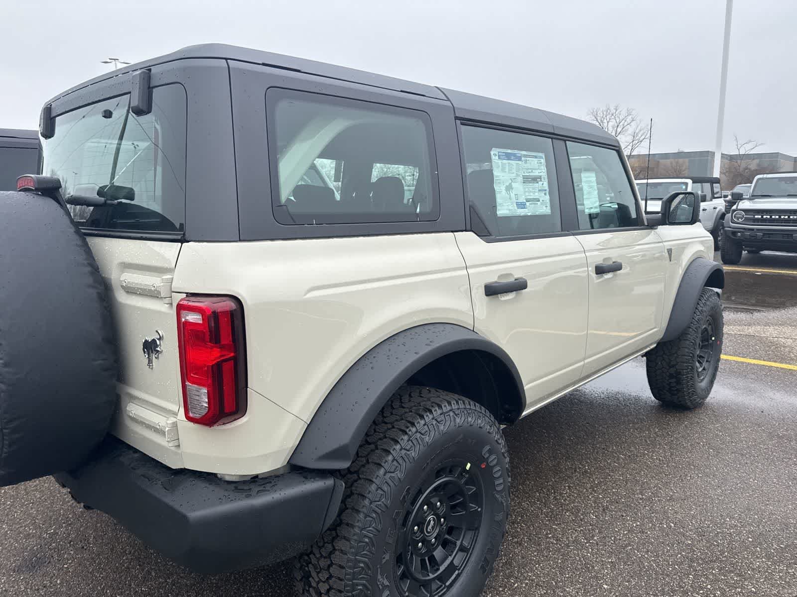 New 2026 Ford Bronco 4-Door w/ Sasquatch Package AWD/4WD image 9