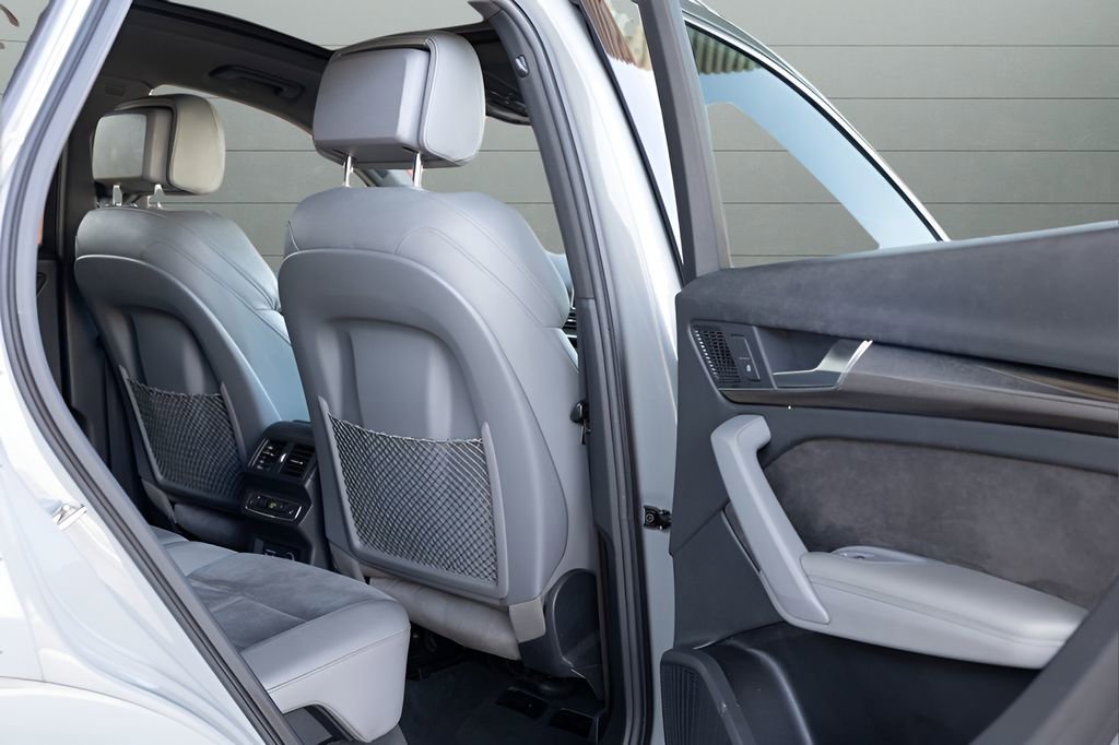 Used 2020 Audi SQ5 Premium Plus w/ Premium Plus Package image 64