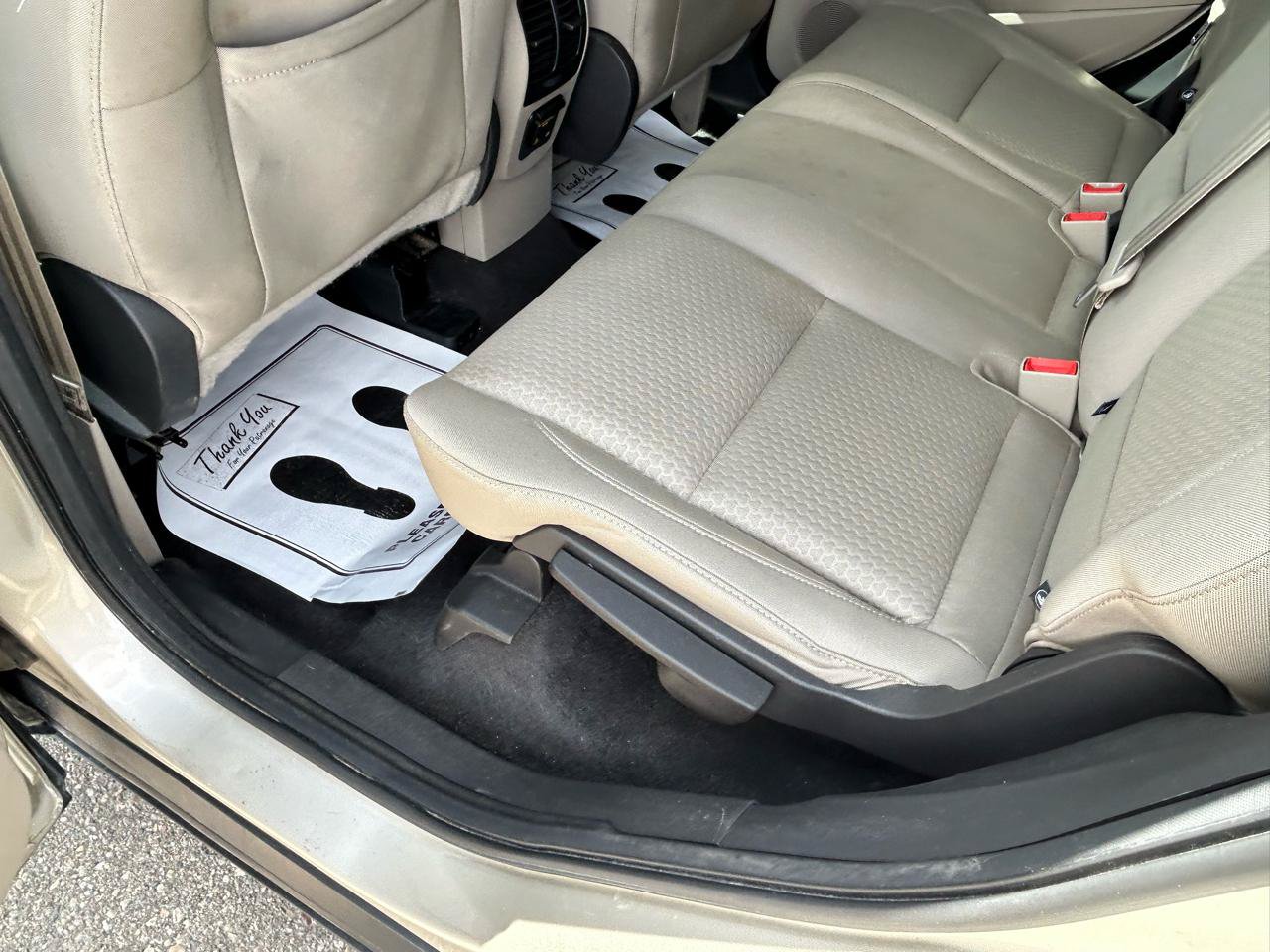 Used 2017 Ford Escape SE w/ Equipment Group 201A FWD image 9