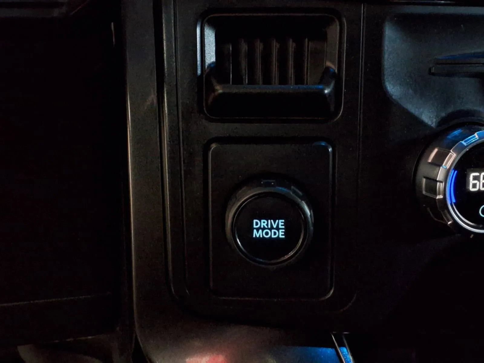 Used 2021 Ford F150 XLT w/ Equipment Group 302A High RWD image 23