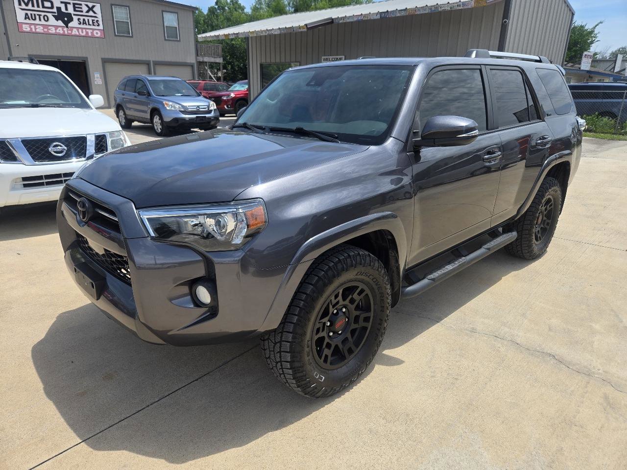 Used 2020 Toyota 4Runner SR5 Premium w/ Moonroof Package AWD/4WD image 3
