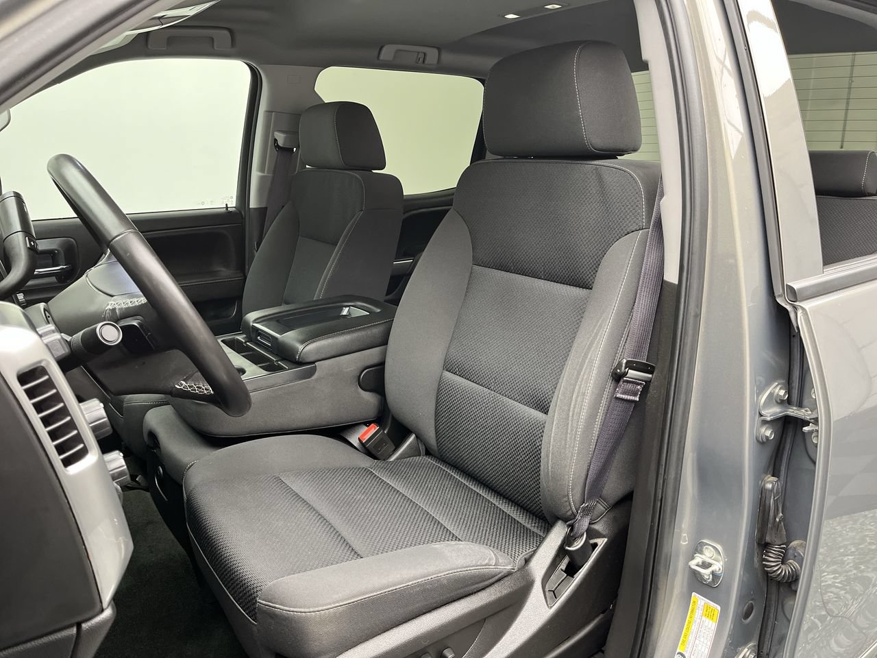 Used 2017 Chevrolet Silverado 1500 LT w/ All Star Edition AWD/4WD image 9