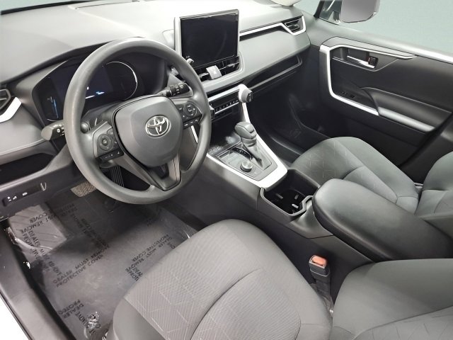 Used 2024 Toyota RAV4 XLE image 25