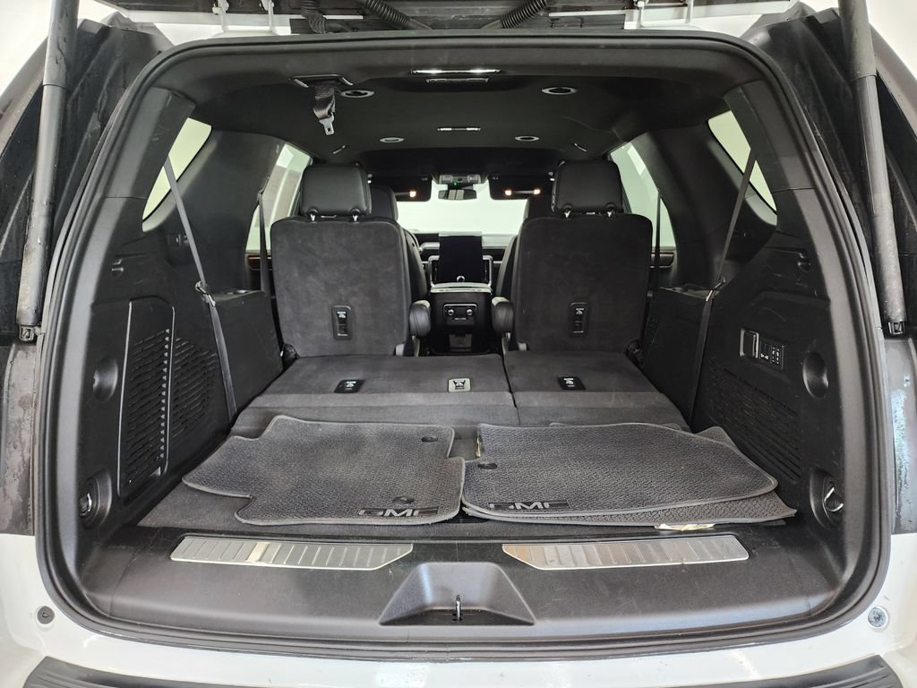 Used 2025 GMC Yukon Denali AWD/4WD image 32