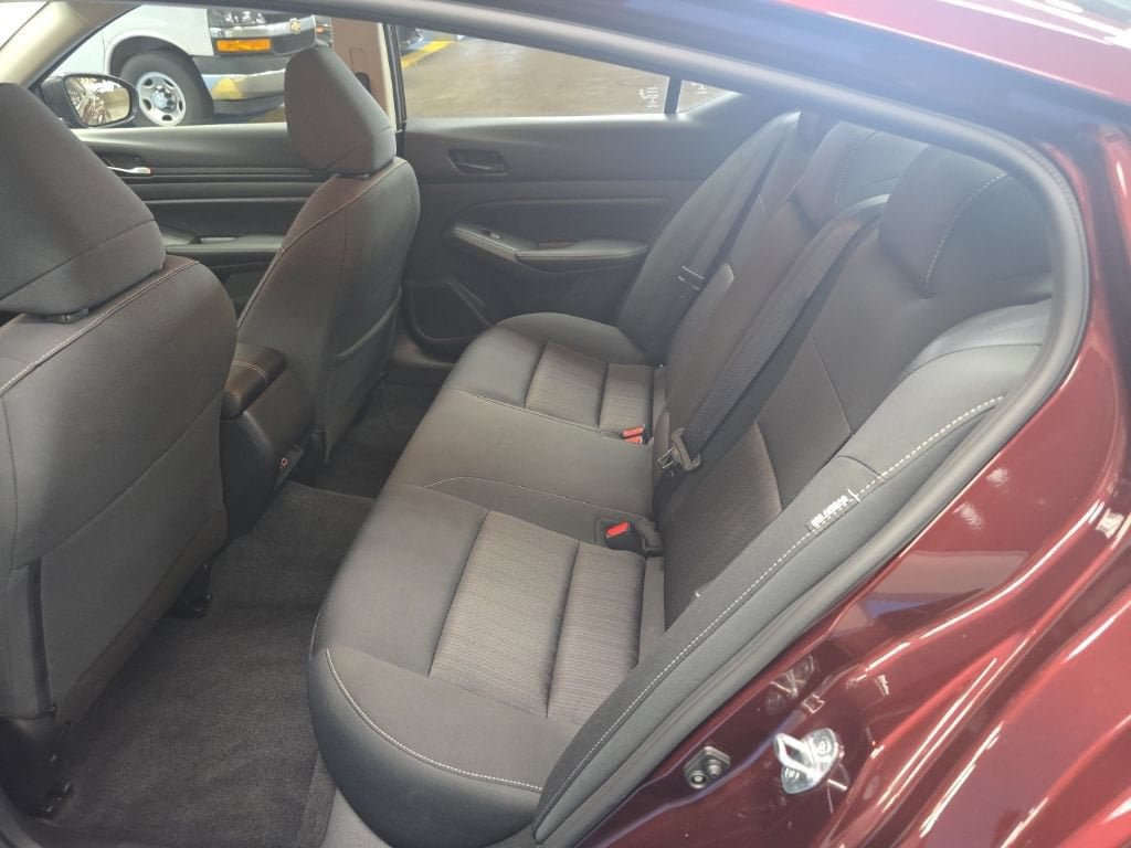 Used 2024 Nissan Altima 2.5 SV FWD image 15