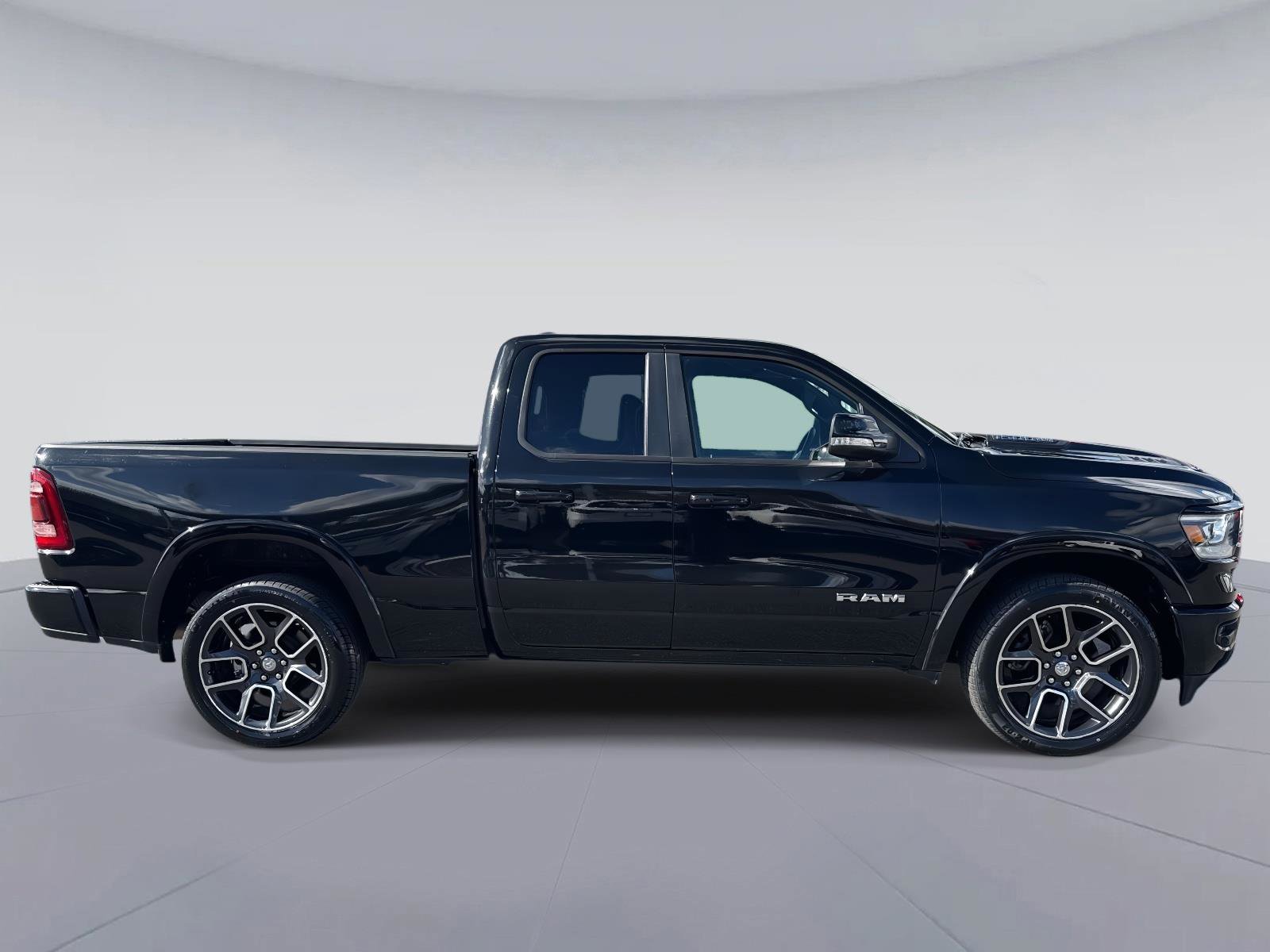 Used 2019 RAM 1500 Laramie image 2