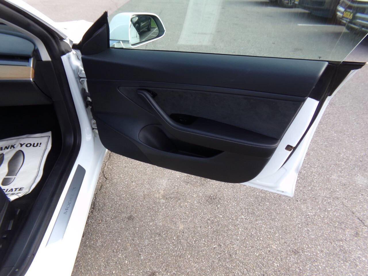 Used 2020 Tesla Model 3 Standard Range Plus image 29