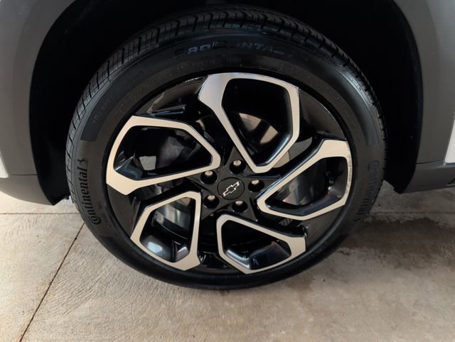 Certified 2024 Chevrolet Trax RS w/ Driver Confidence Package image 9