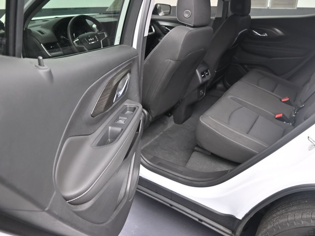 Used 2024 GMC Terrain SLE FWD image 10