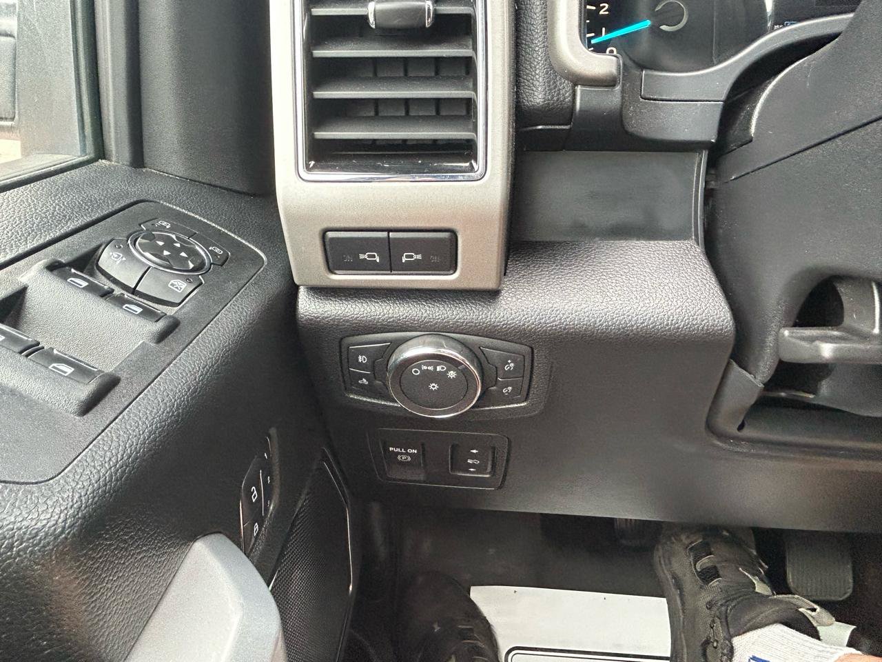Used 2018 Ford F150 Lariat w/ Equipment Group 501A Mid AWD/4WD image 30